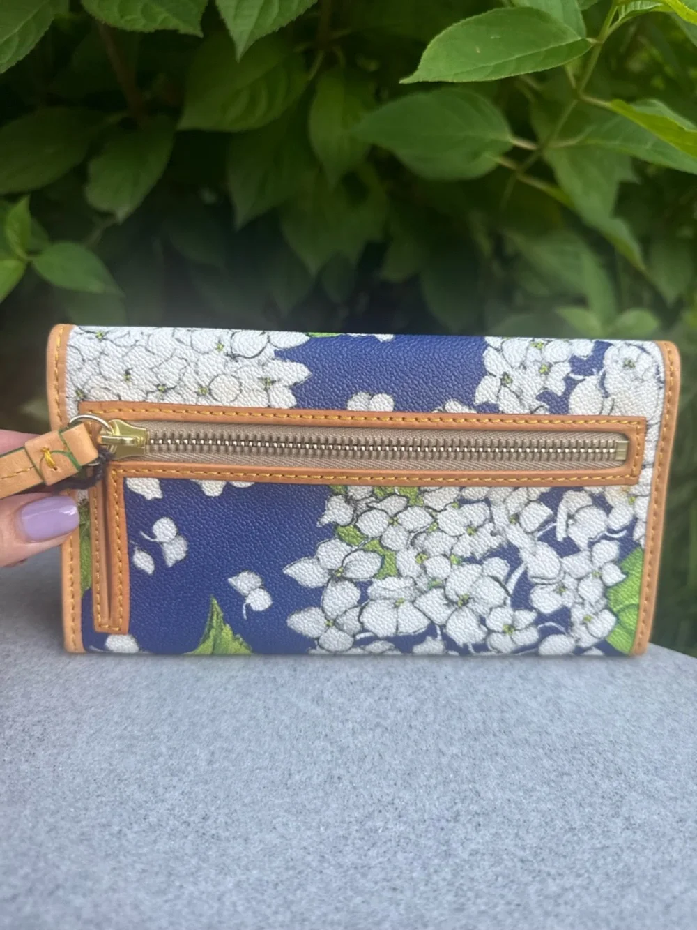 Dooney & Bourke NWT Rare Hydrangea Continental Clutch Wallet